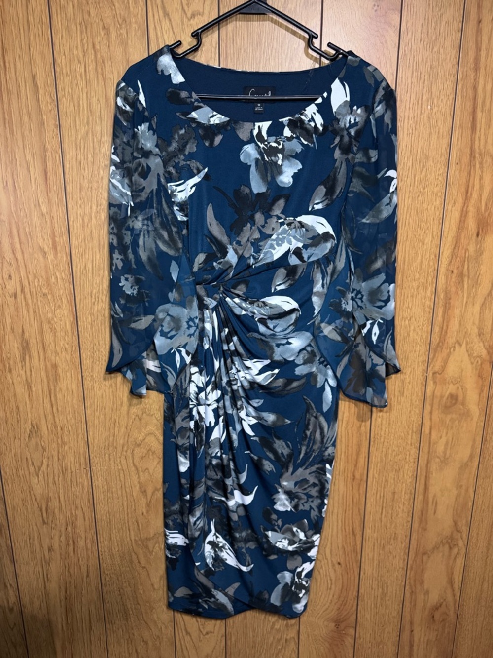 Connected Apparel Navy and Black Floral Open Lace Sleeves Dress‎ Size 10